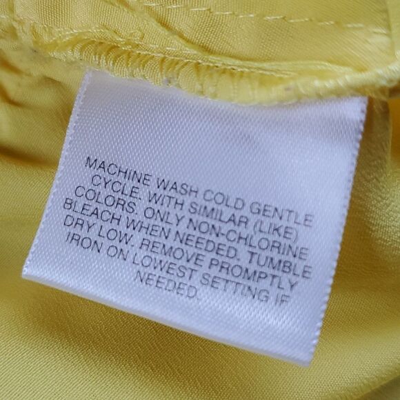 🔹️Apostrophe Yellow Ruffled Vneck Sleeveless Top Large - Picture 8 of 9